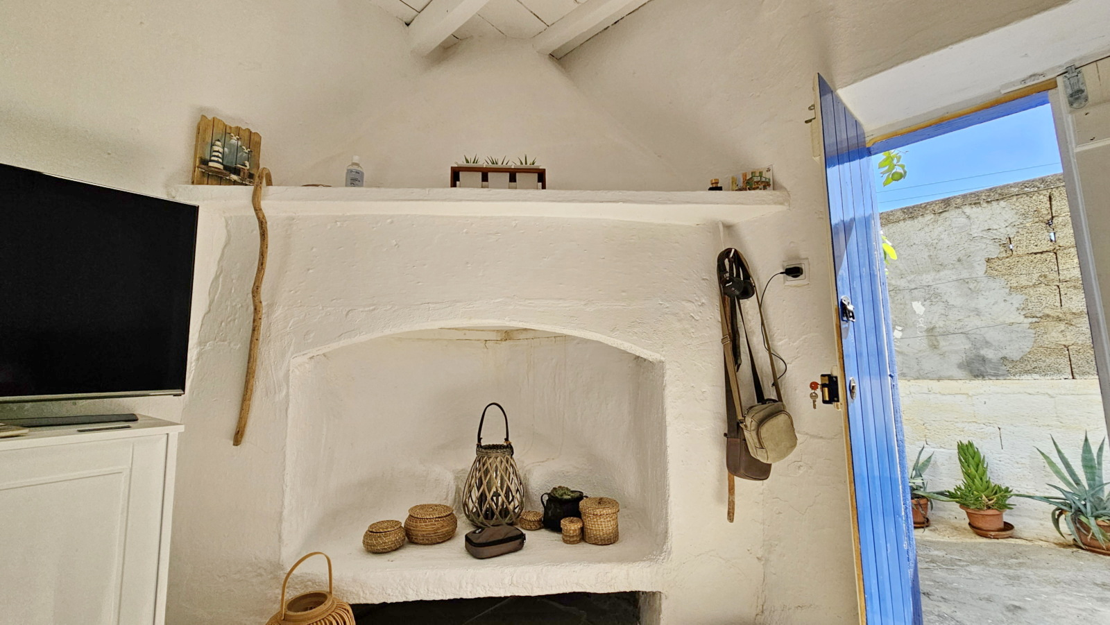 RECENTLY RENOVATED TRADITIONAL VILLAGE HOUSE FOR SALE IN KRITSA, CRETE