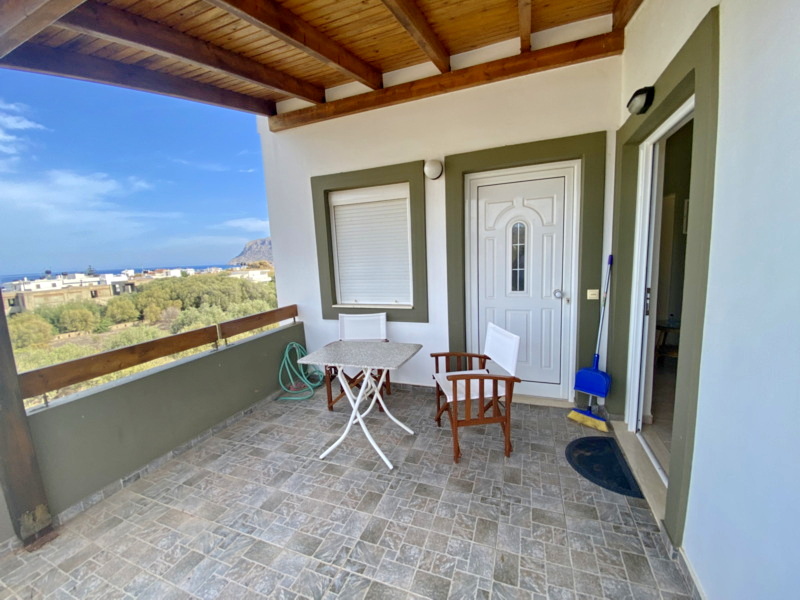 LARGE HOME WITH THREE ΙNDEPENDENT FLOORS NEAR MILATOS BEACH FOR SALE