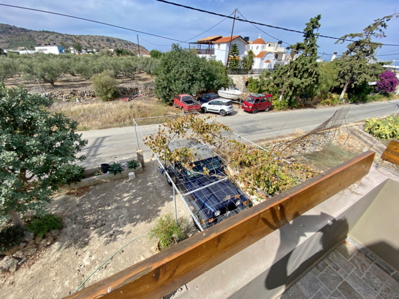 LARGE HOME WITH THREE ΙNDEPENDENT FLOORS NEAR MILATOS BEACH FOR SALE