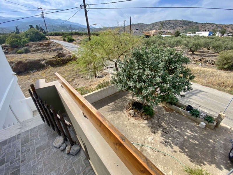 LARGE HOME WITH THREE ΙNDEPENDENT FLOORS NEAR MILATOS BEACH FOR SALE