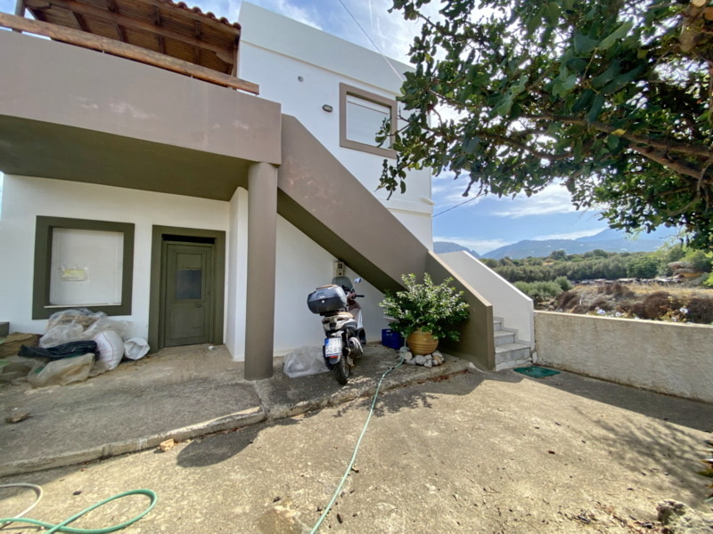 LARGE HOME WITH THREE ΙNDEPENDENT FLOORS NEAR MILATOS BEACH FOR SALE