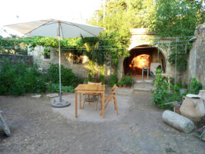 Hania-for-sale-stone-house-in-Emprosneros-2 (1)