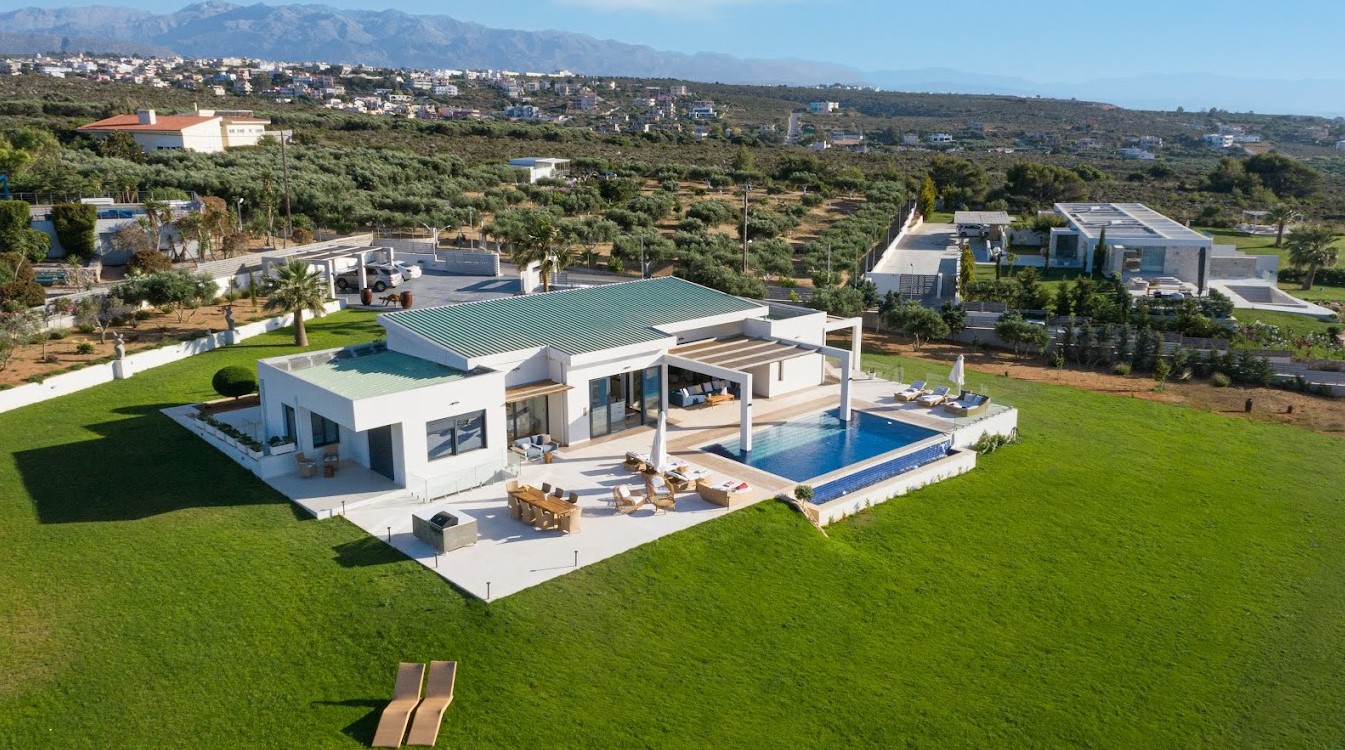 Incredible-Villa-for-Sale-in-Kalathas-11