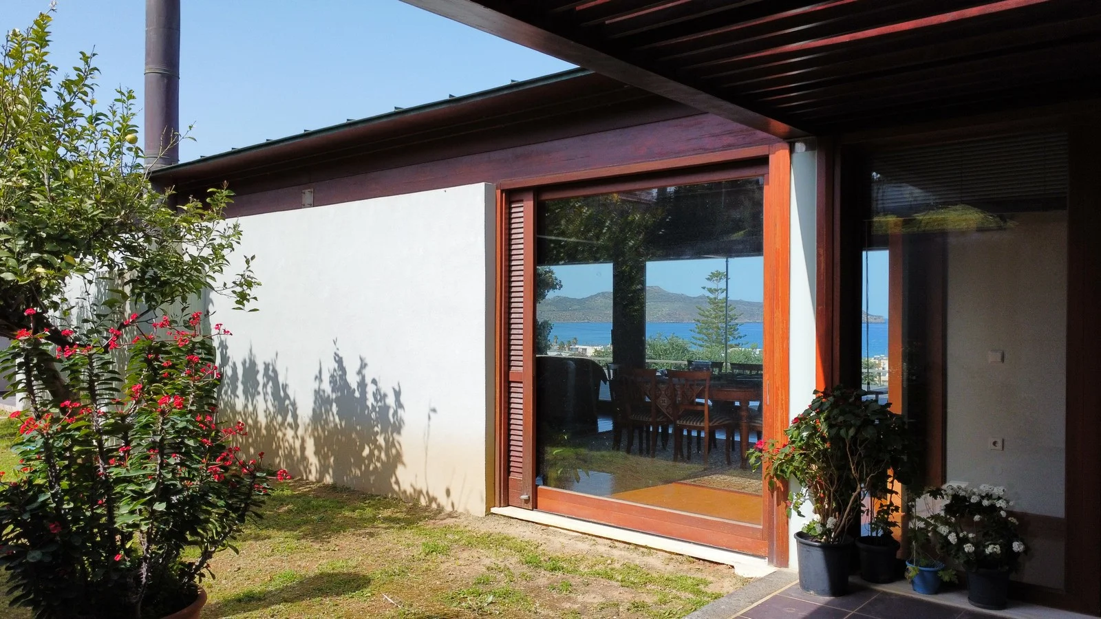 luxury-seaview-villa-by-the-beach-for-sale_202