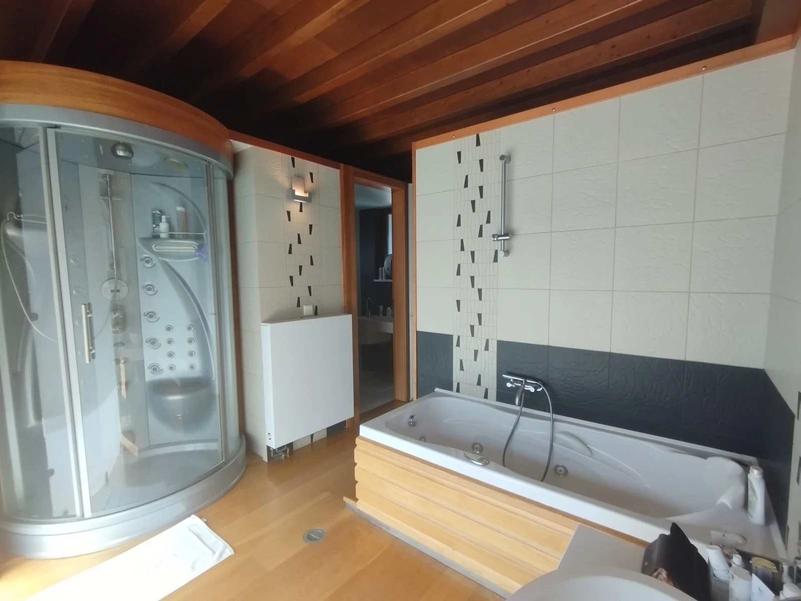 luxury-seaview-villa-by-the-beach-for-sale_358