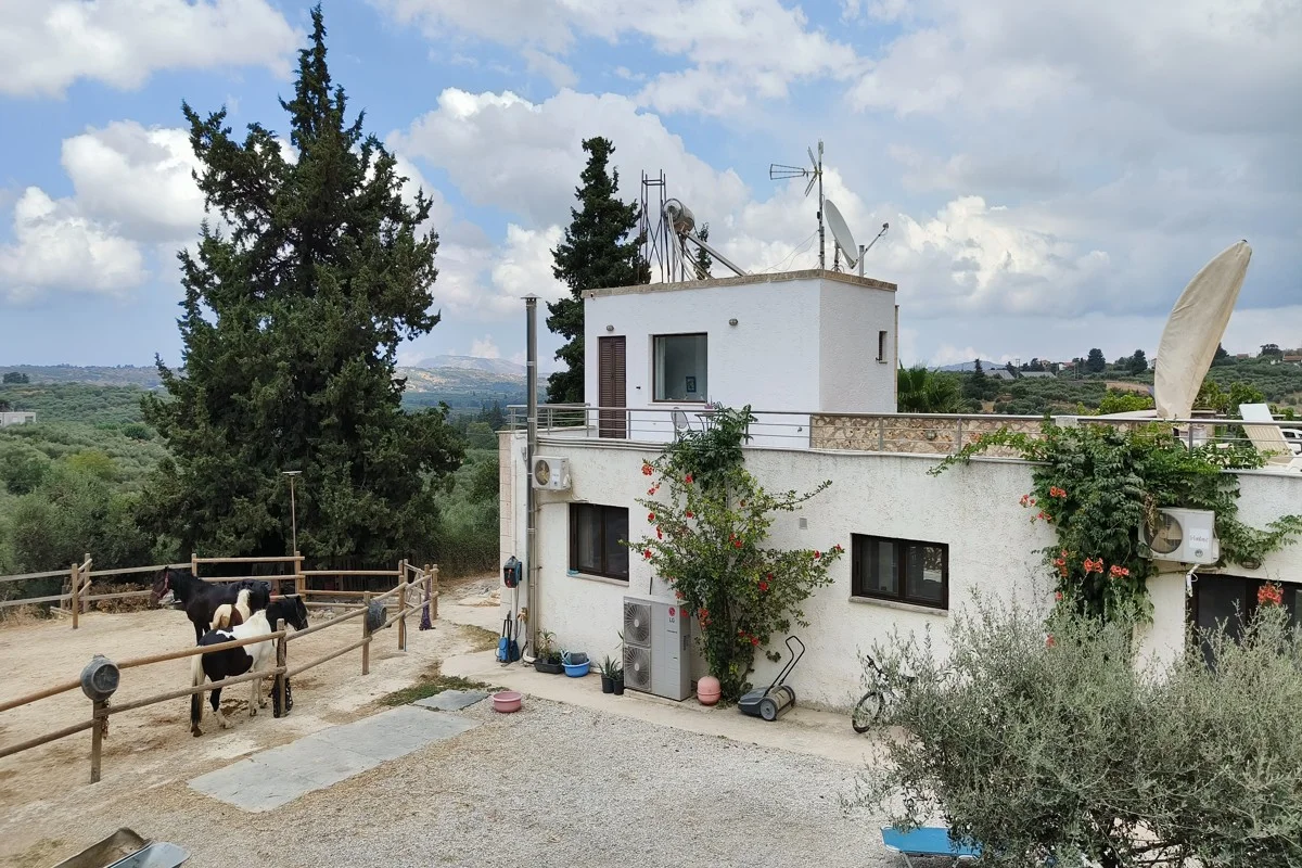 Incredible-Residence-in-Pemonia-119