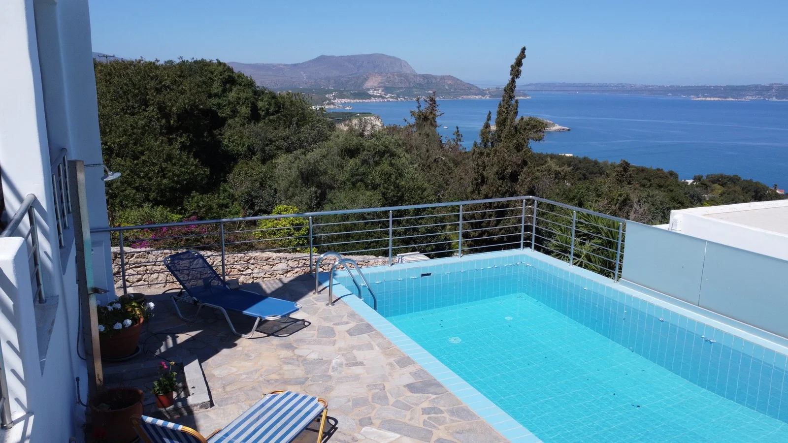villa-for-sale-in-plaka_101