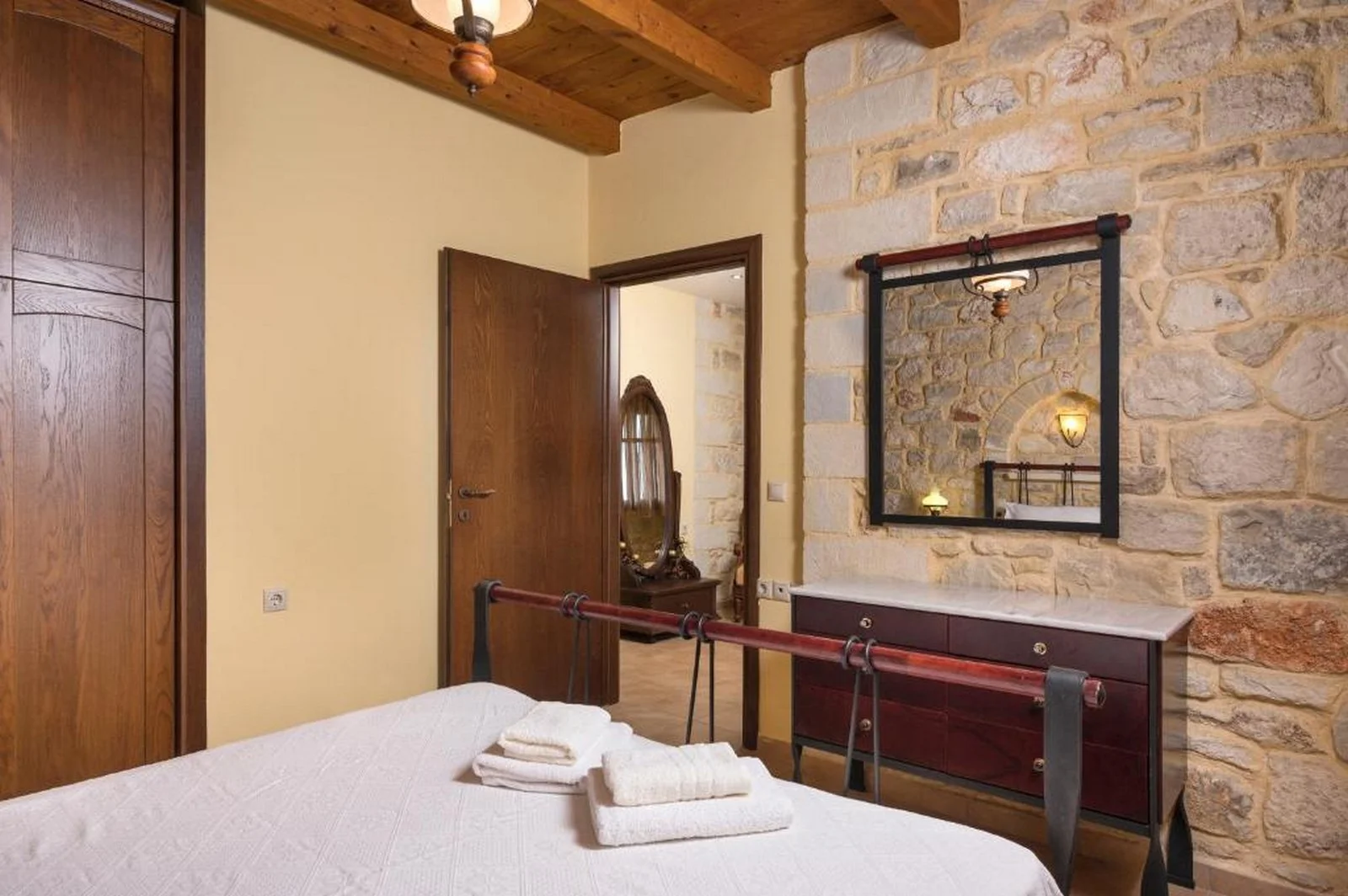 villa-for-sale-near-Falasarna-32