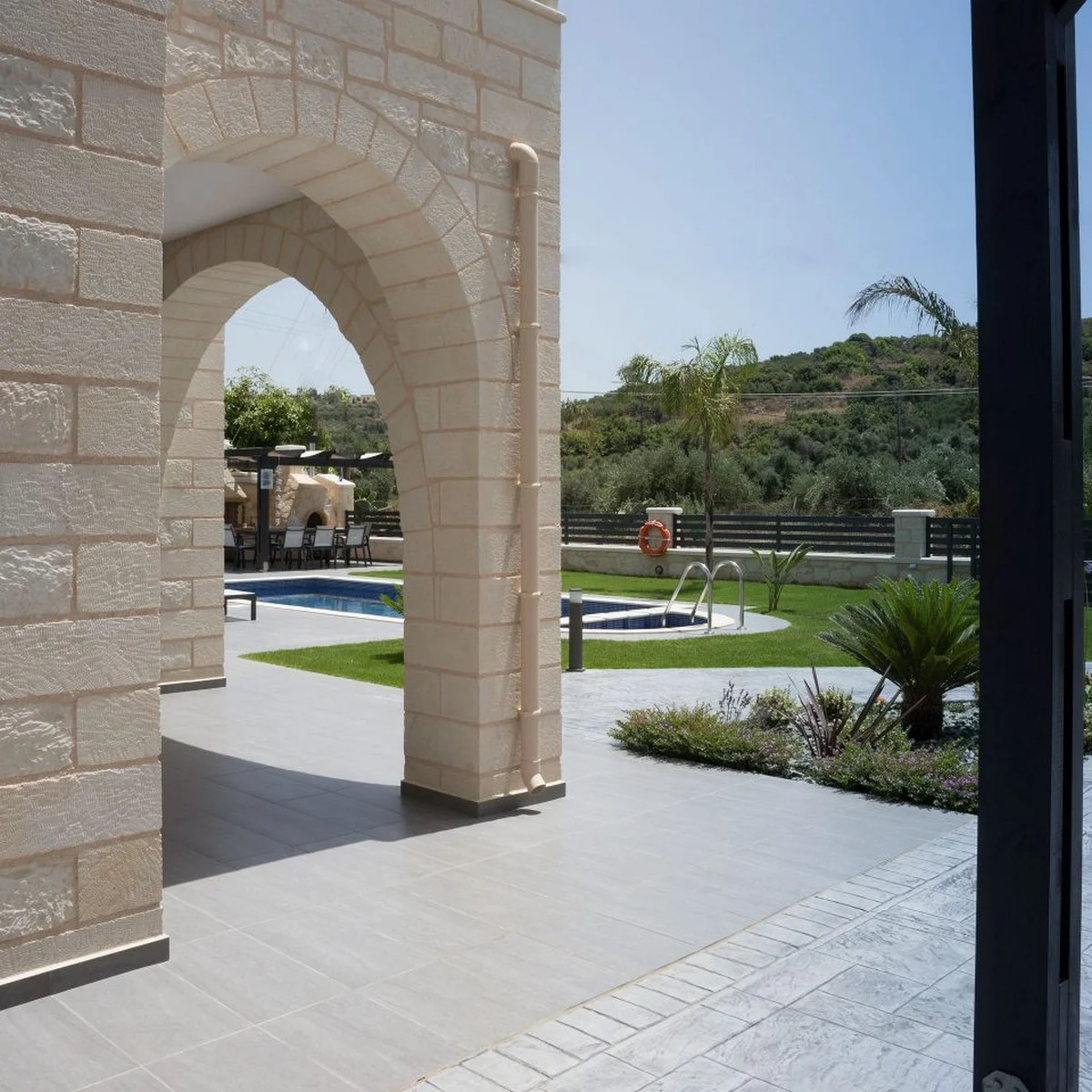 stone-villa-for-sale-in-almyrida-20