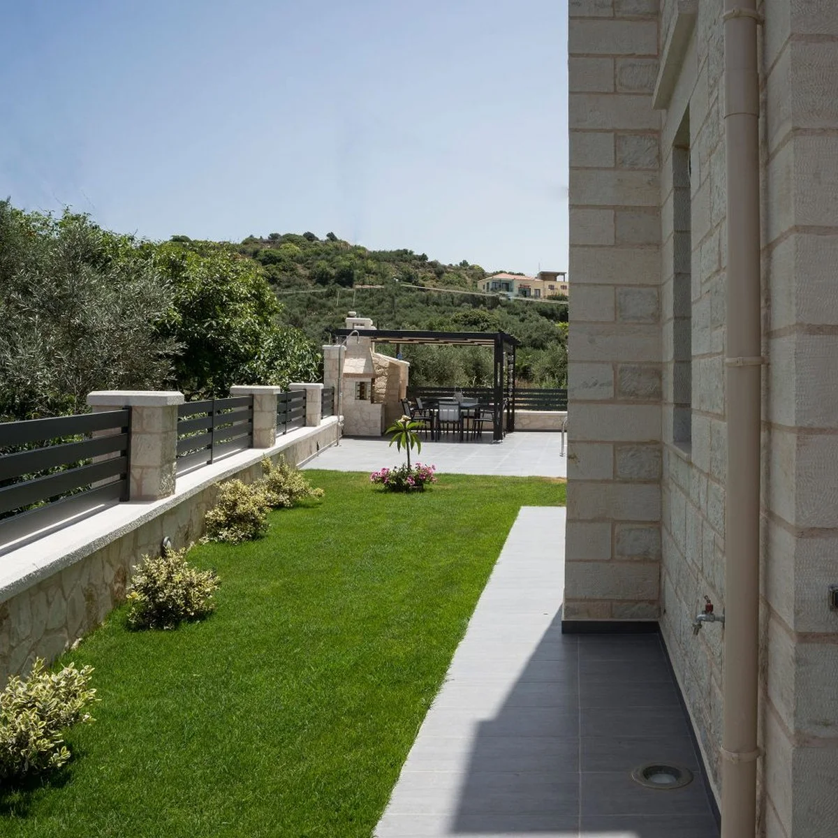 stone-villa-for-sale-in-almyrida-21