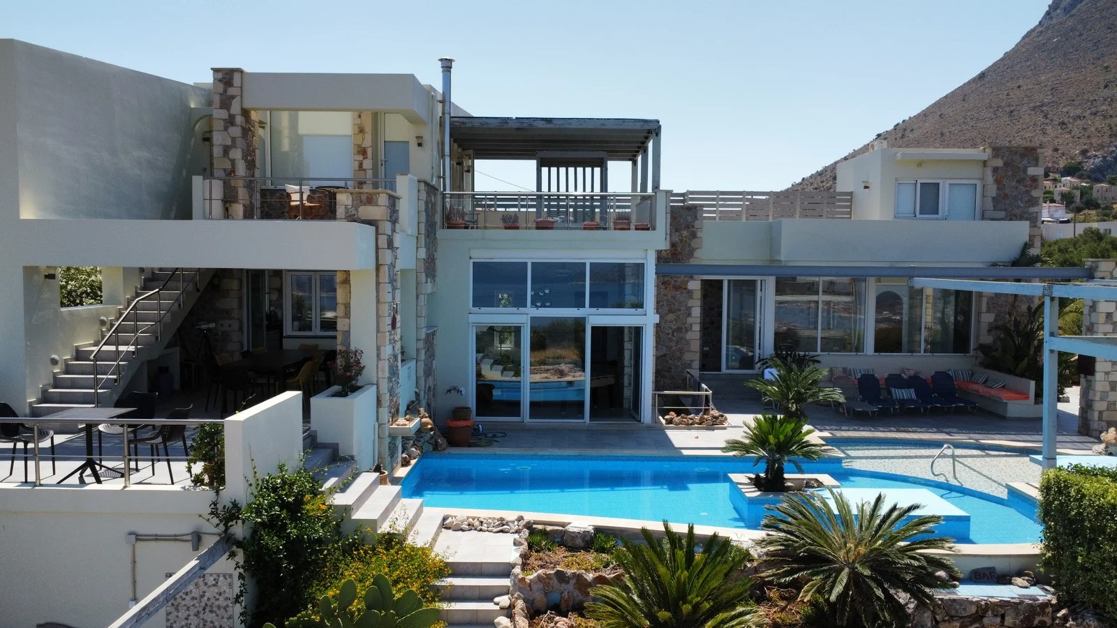 villa-sale-kokkino-chorio-35